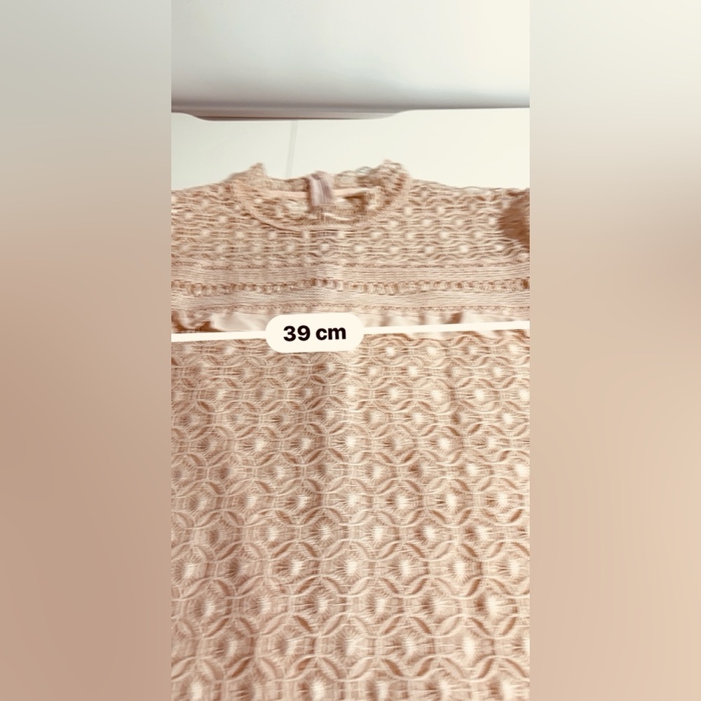 NWOT AdiVa Elegant RoseLace Top Breathable Layered at the Front size Medium - Picture 8 of 11